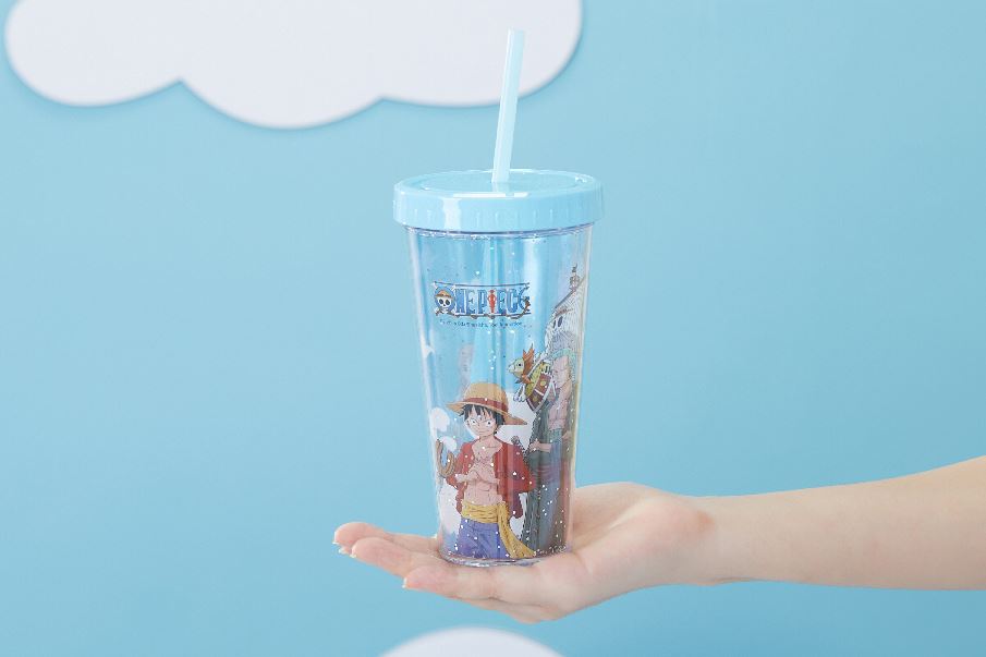 Tumbler One Piece Miniso cocok dibawa ke sekolah atau kampus.