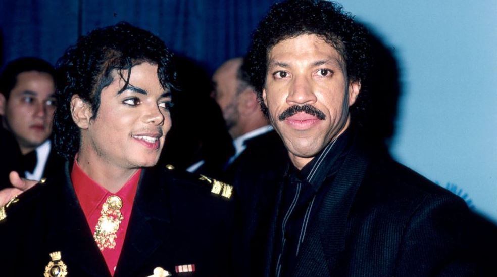 Michael Jackson dan&nbsp;&nbsp;Lionel Richie dalam project&nbsp;We Are the World.