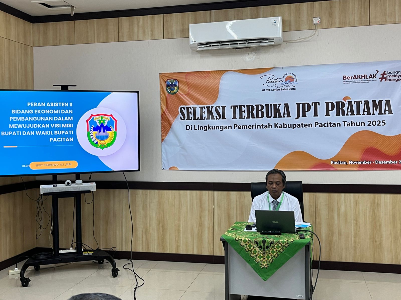 Sebanyak 22 peserta masuk empat besar dalam seleksi enam formasi Jabatan Pimpinan Tinggi Pratama (JPTP) Pemkab Pacitan. NUR CAHYONO/RADAR PACITAN