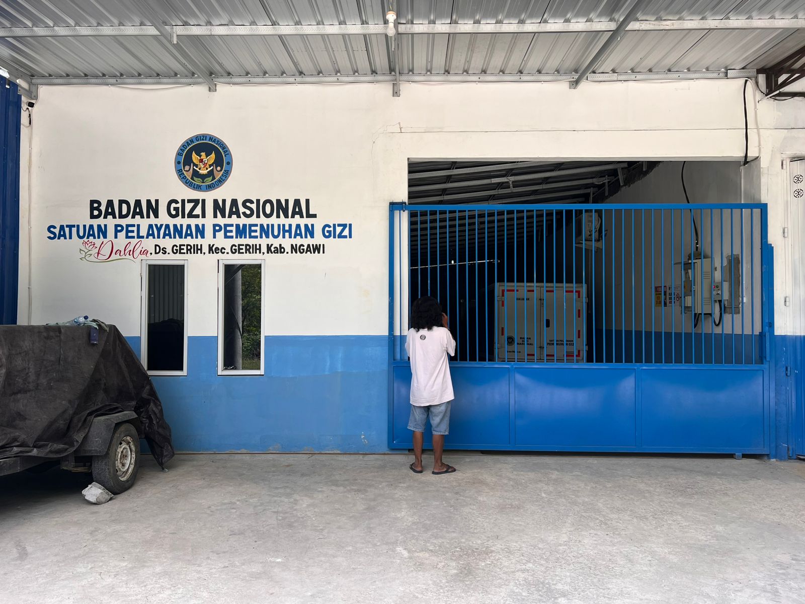 Kondisi SPPG Dahlia di Desa/Kecamatan Gerih, Ngawi, yang berhenti beroperasi sejak Senin (15/12) akibat dana Makan Bergizi Gratis belum cair. ASEP SYAEFUL BACHRI/JAWA POS RADAR NGAWI