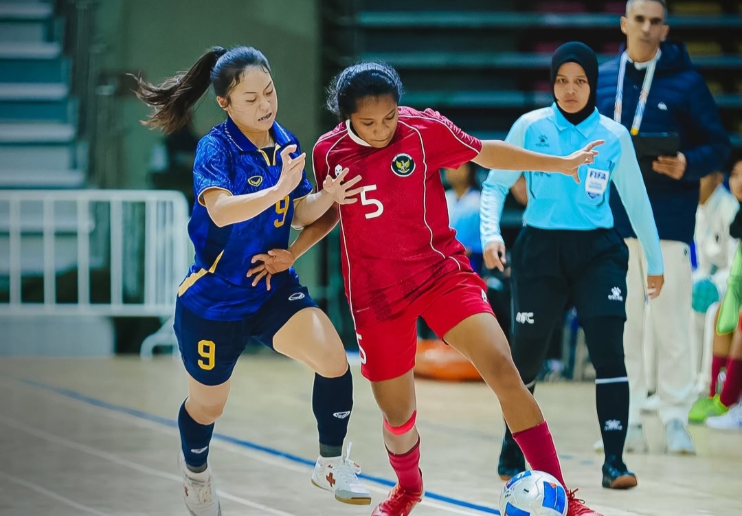 Timnas Futsal Putri Indonesia lolos ke final SEA Games 2025 usai kalahkan Thailand lewat adu penalti. Tantang Vietnam di partai puncak.