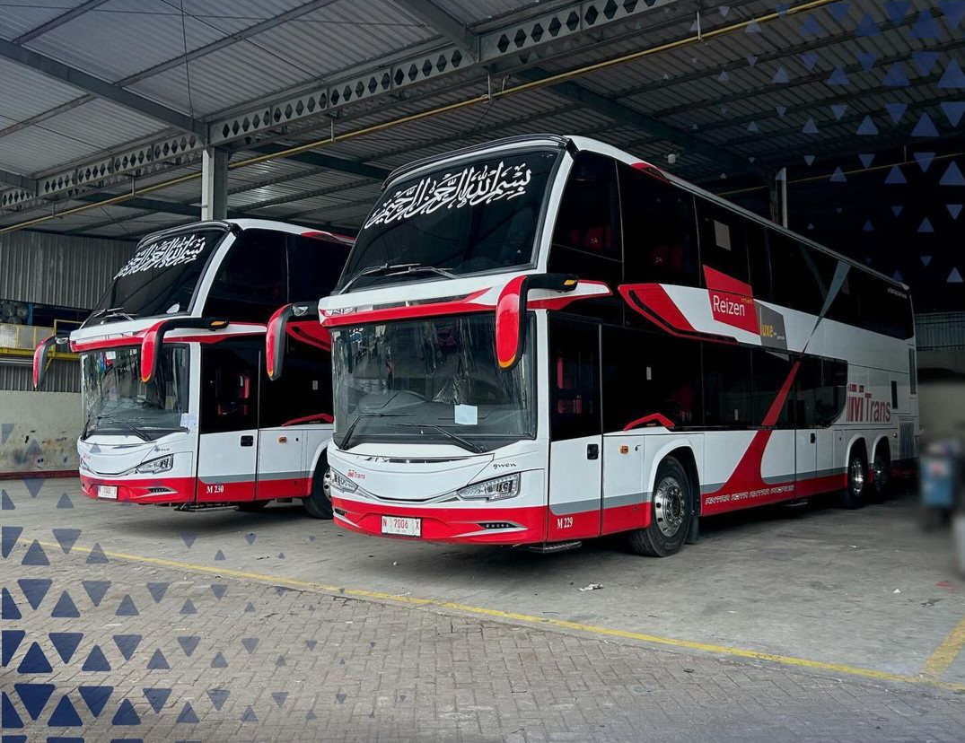 Armada bus Double Decker milik PO MTrans yang menawarkan fasilitas sleeper dan kabin privat, menjadi primadona baru bagi pemudik rute Ponorogo-Jakarta di musim Nataru ini.