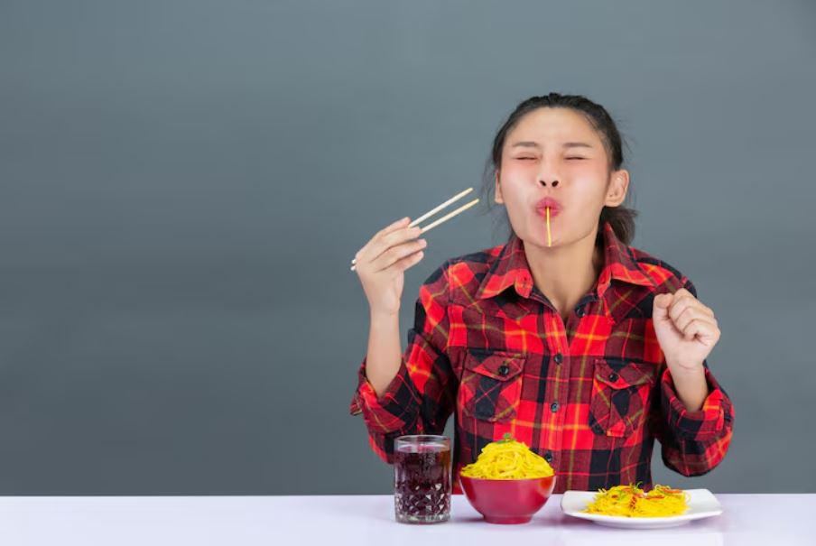 Ilustrasi mengendalikan nafsu makan.