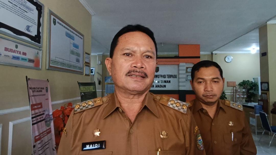 Wali Kota Madiun Maidi menegaskan seluruh ASN Pemkot Madiun dilarang cuti dan wajib siaga penuh selama periode Natal dan Tahun Baru 2026 demi memastikan pelayanan publik tetap optimal. DOK