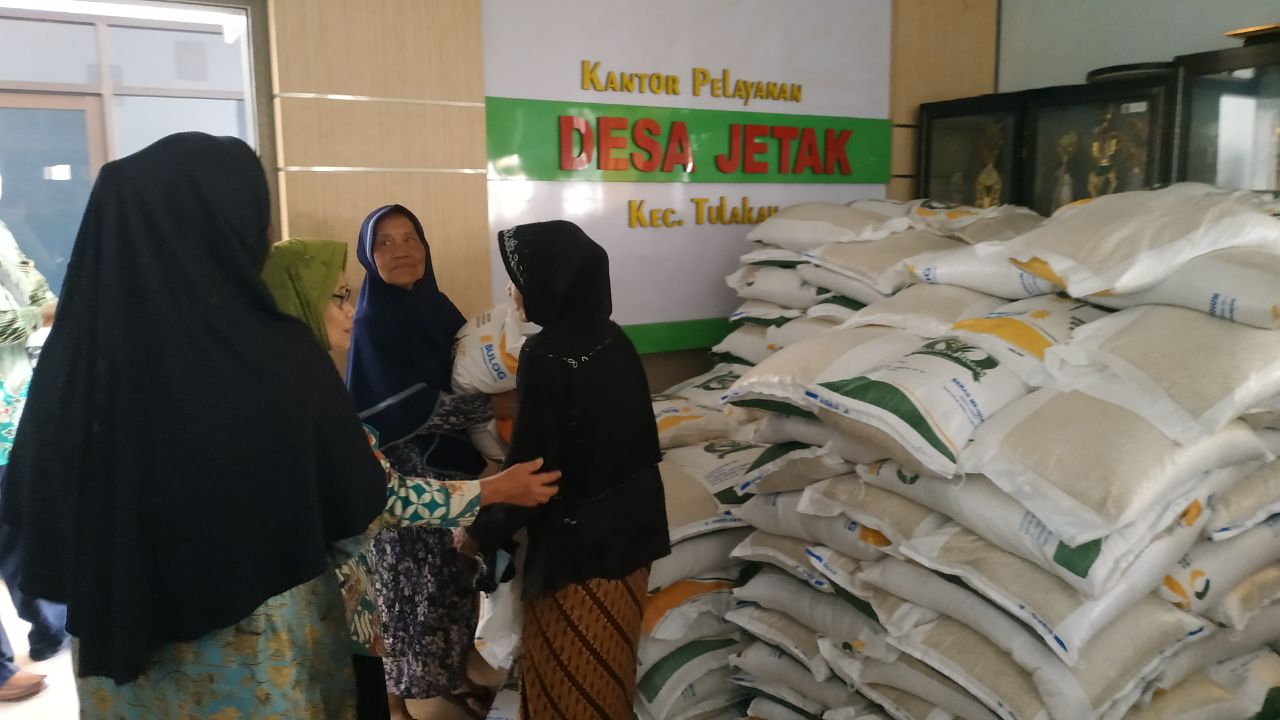 Proses penyaluran bantuan sosial mengacu pada Data Tunggal Sosial Ekonomi Nasional (DTSEN) yang bersumber dari Registrasi Sosial Ekonomi (Regsosek) 2021. DOK RADAR PACITAN