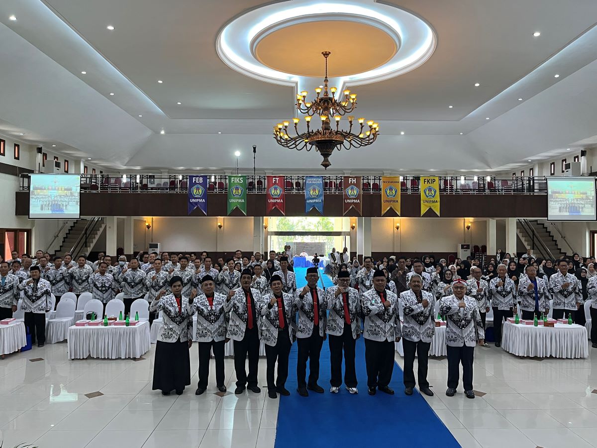 Para pengurus dan pengawas Perkumpulan Pembina Lembaga Pendidikan Perguruan Tinggi (PPLP PT PGRI) Madiun masa bakti 2025&ndash;2030.