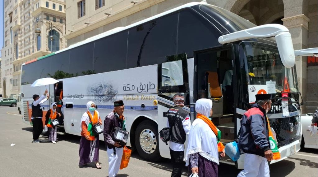 Saudi perketat transportasi haji 2026. Operator pelanggar siap-siap kena denda ratusan juta hingga izin dicabut.