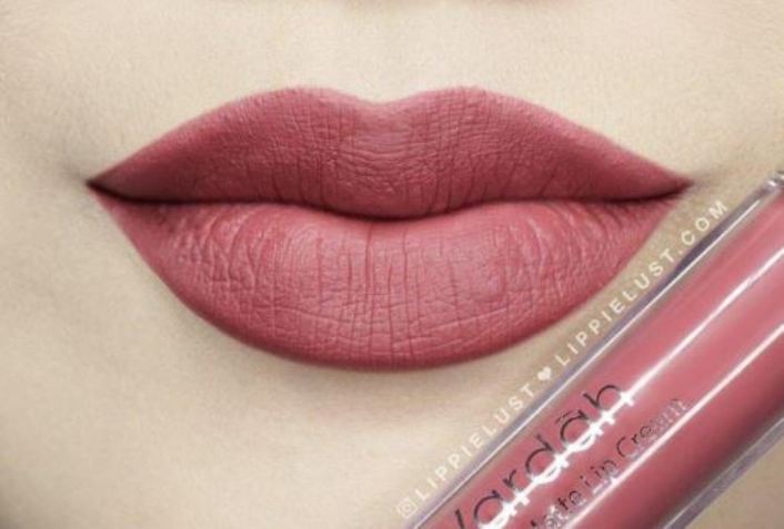 Ilustrasi lipstik Wardah matte.