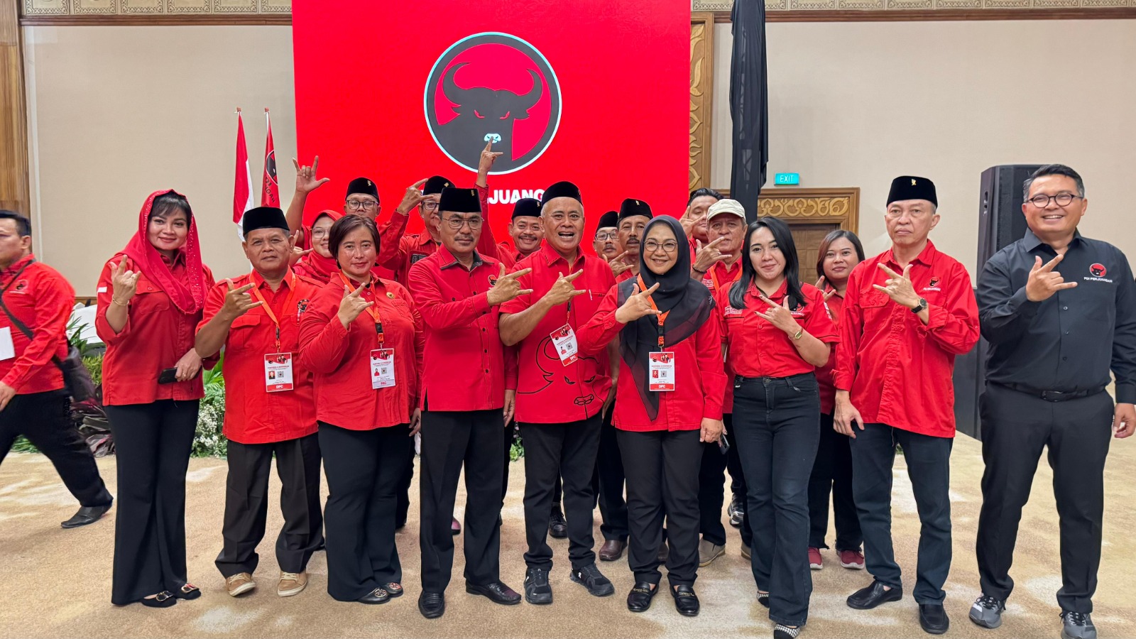 Fery Sudarsono bersama jajaran pengurus DPP dan DPC PDIP Kabupaten Madiun mengikuti konferda dan konfercab PDIP Jawa Timur di Hotel Shangri-La Surabaya. DPC PDIP Kabupaten Madiun for Radar Caruban