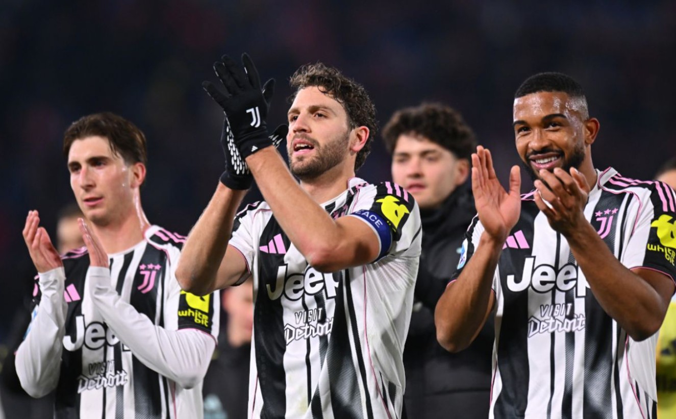 Para pemain Juventus merayakan kemenangan di Serie A.