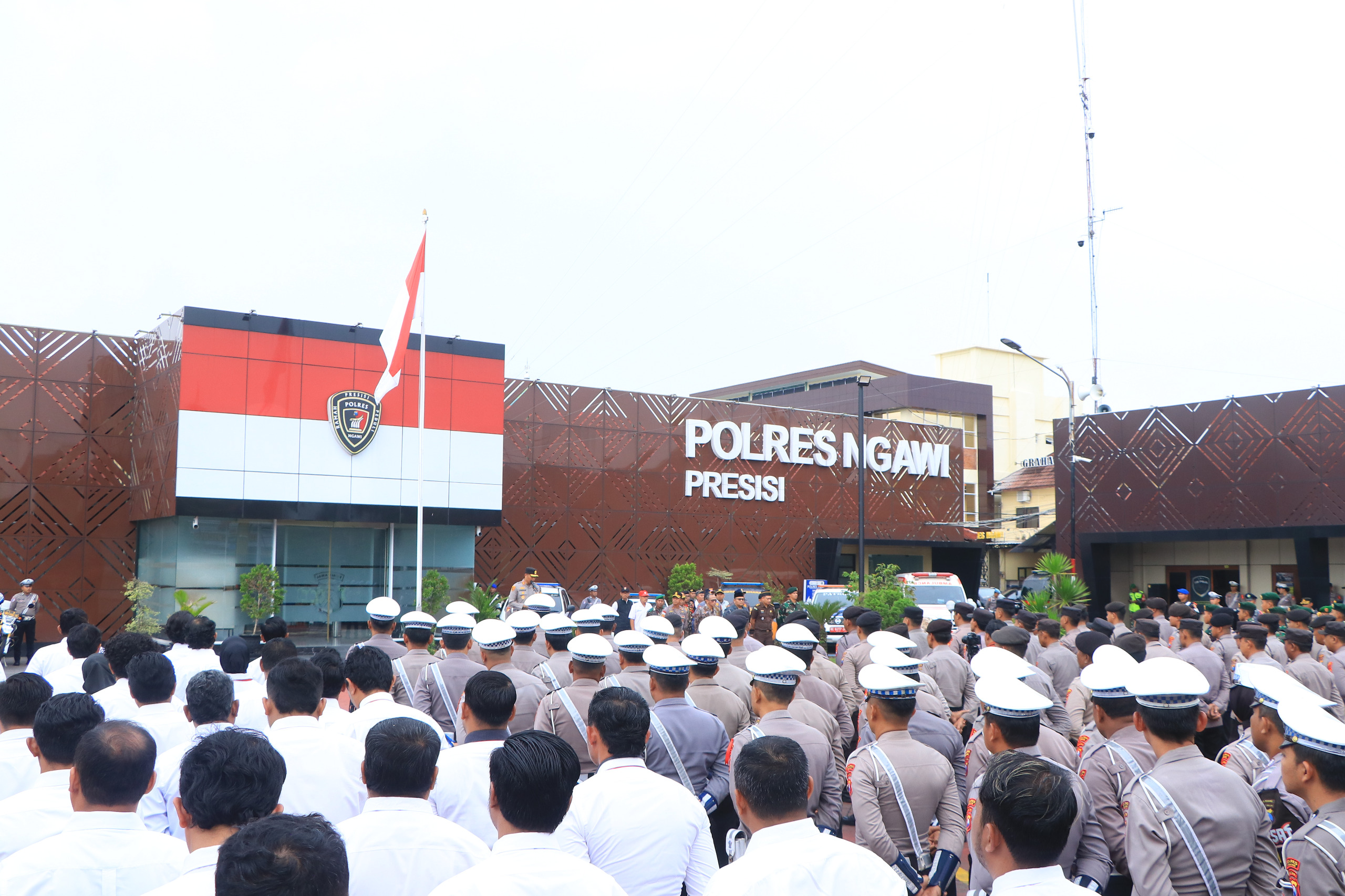 Polres Ngawi menyiapkan lima pos pengamanan dan pelayanan untuk mengamankan perayaan Natal 2025 dan Tahun Baru 2026. FOTO: H7MAS POLRES NGAWI