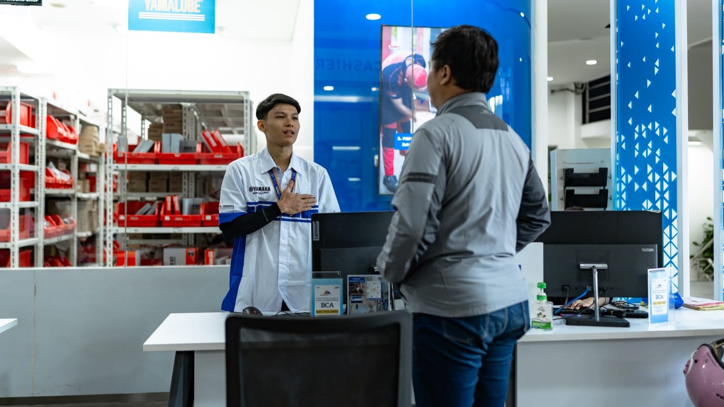 TERPERCAYA: Bengkel resmi Yamaha selalu memberikan pelayanan prima bagi seluruh konsumen.