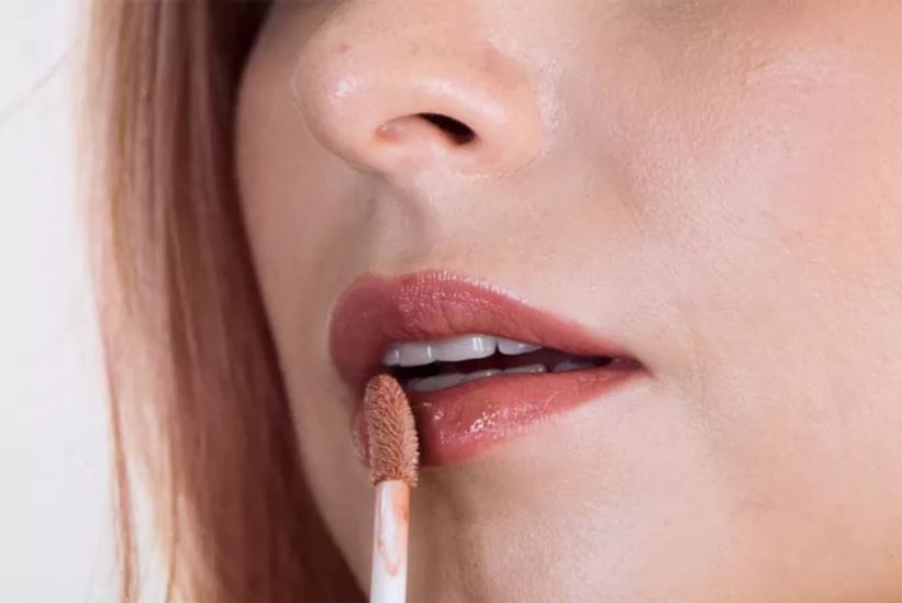 Ilustrasi warna lipstik bibir tipis Wardah.