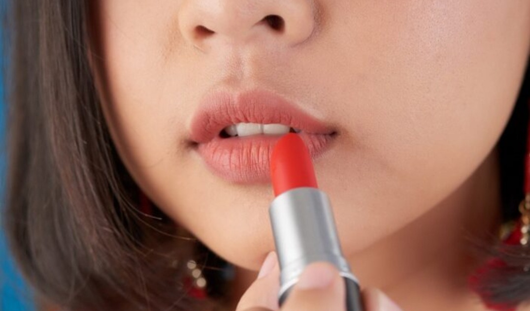 Ilustrasi lipstik Wardah untuk remaja.