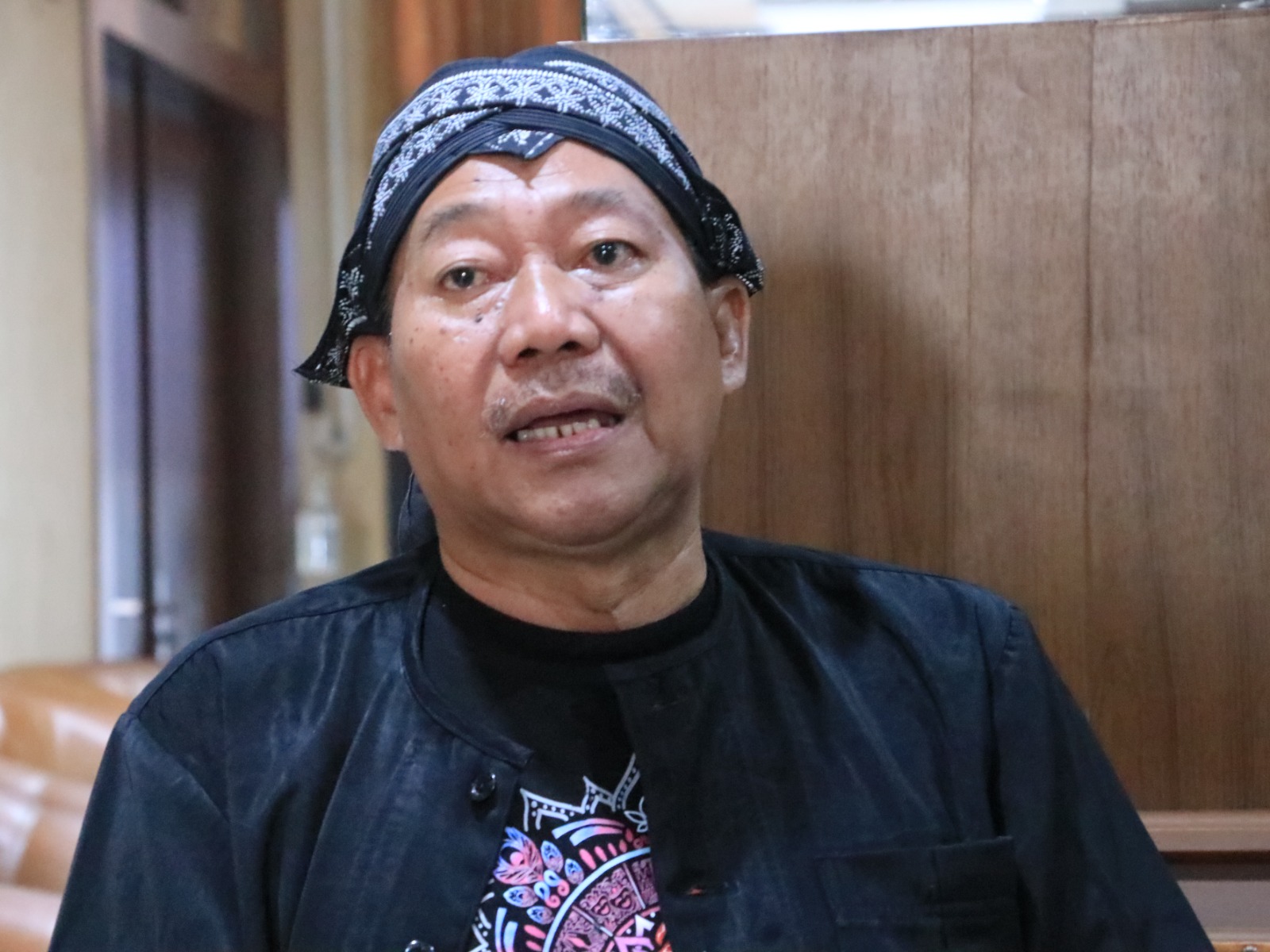 Ketua DPRD Ponorogo Dwi Agus Prayitno saat memberikan keterangan terkait dorongan kenaikan UMK 2026 agar berpihak pada kesejahteraan buruh dan iklim investasi. DOKUMEN JAWA POS RADAR PONOROGO