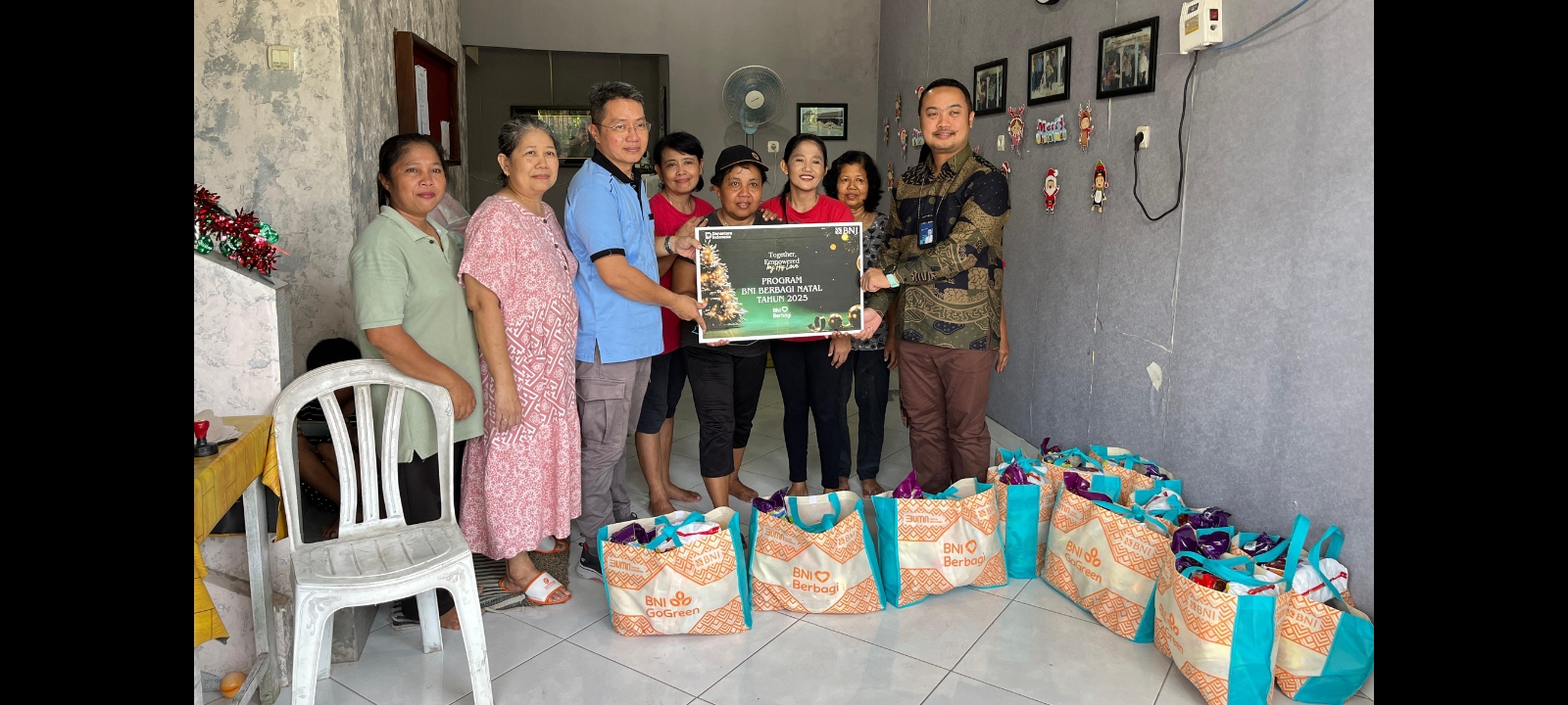 Program Natal BNI 2025 digelar oleh BNI KC Madiun untuk berbagi kepada sesama.