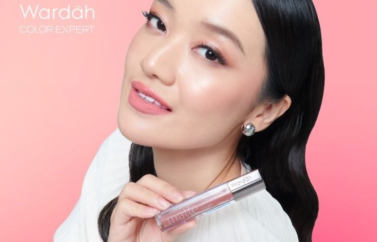 Ilustrasi lipstik Wardah nude yang natural.