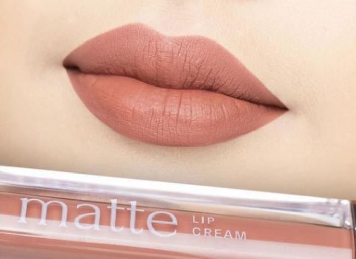 Ilustrasi lipstik Wardah paling laris di Shopee.