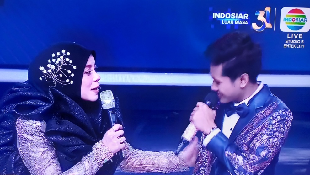 Momen Valen Pamekasan mendapat apresiasi dari Lesti Kejora usai nyanyikan lagu kemenangan di Grand Final DA7.