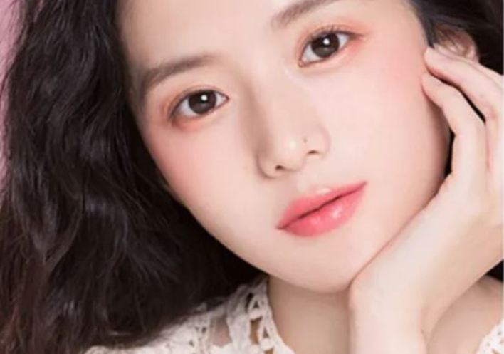 Ilustrasi lipstik anak sekolah yang sudah BPOM.