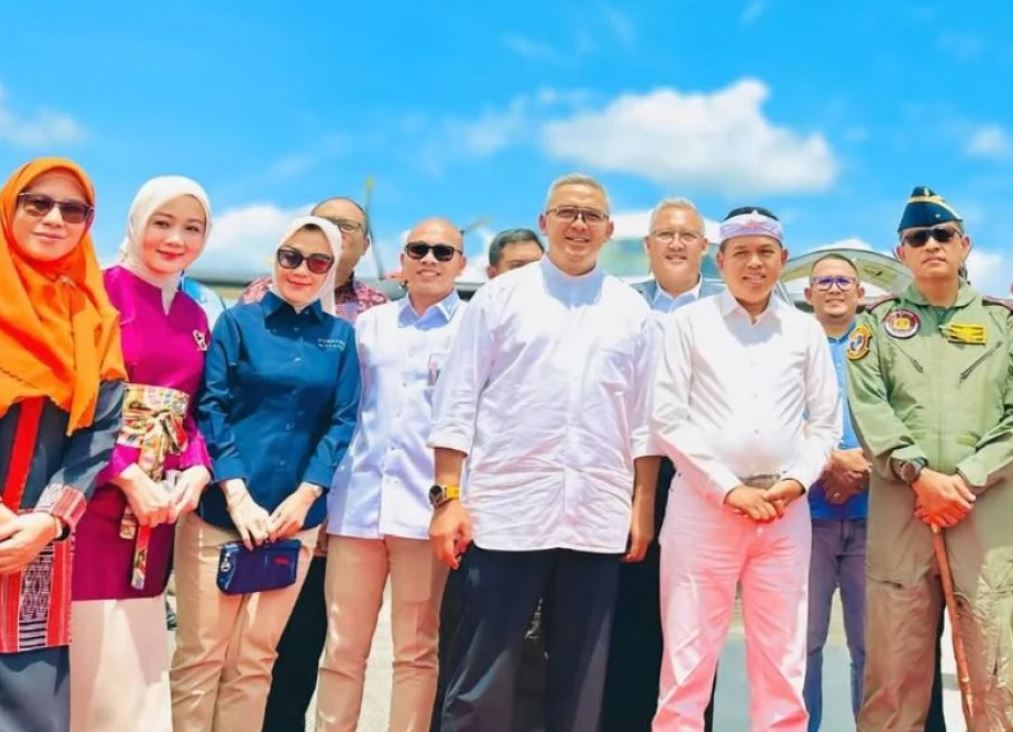 Gubernur Jabar Dedi Mulyadi dalam sebuah kegiatan yang turut dihadiri Anggota DPR RI Atalia Praratya.