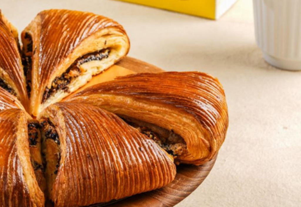Croissant martabak, kuliner viral perpaduan camilan Nusantara dan Eropa.