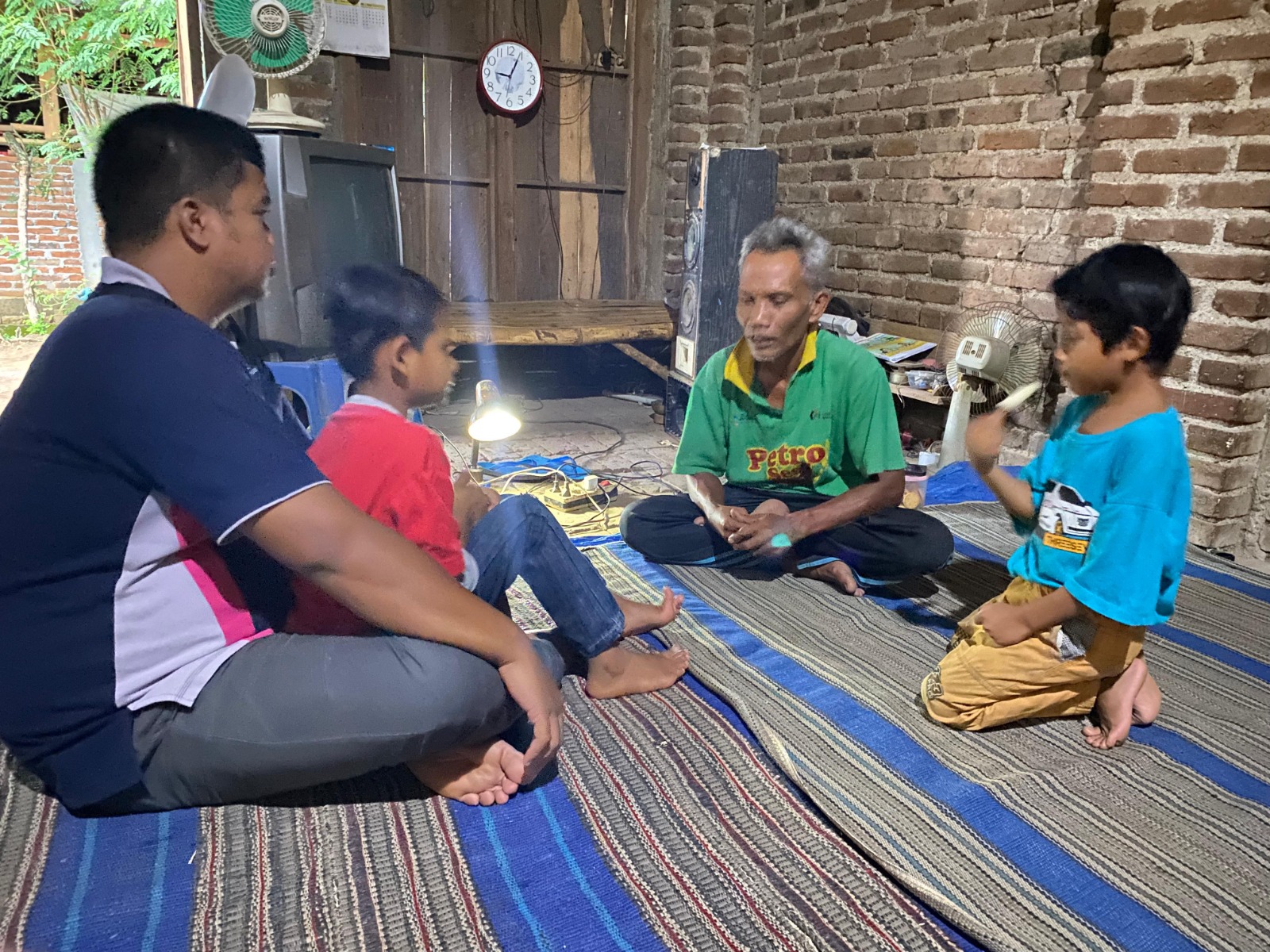 HORE LIBURAN: Siswa Sekolah Rakyat (SR) Ponorogo kembali ke rumah masing-masing selama libur jeda semester 20 Desember 2025 hingga 5 Januari 2026, tetap dibekali tugas dan kegiatan positif.