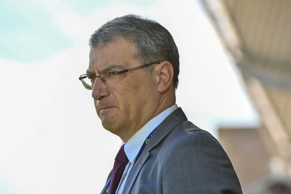 CEO Juventus Damien Comolli mempertimbangkan menjual pemain demi dana bursa transfer.