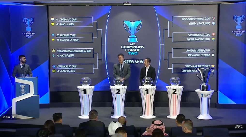 Prosesi drawing 16 besar ACL 2 yang diikuti oleh Legenda Persib Bandung, Atep.