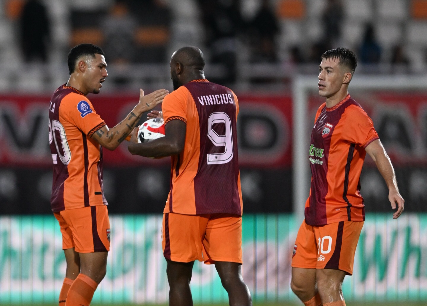 Borneo menang 2-1, Vinicius brace.