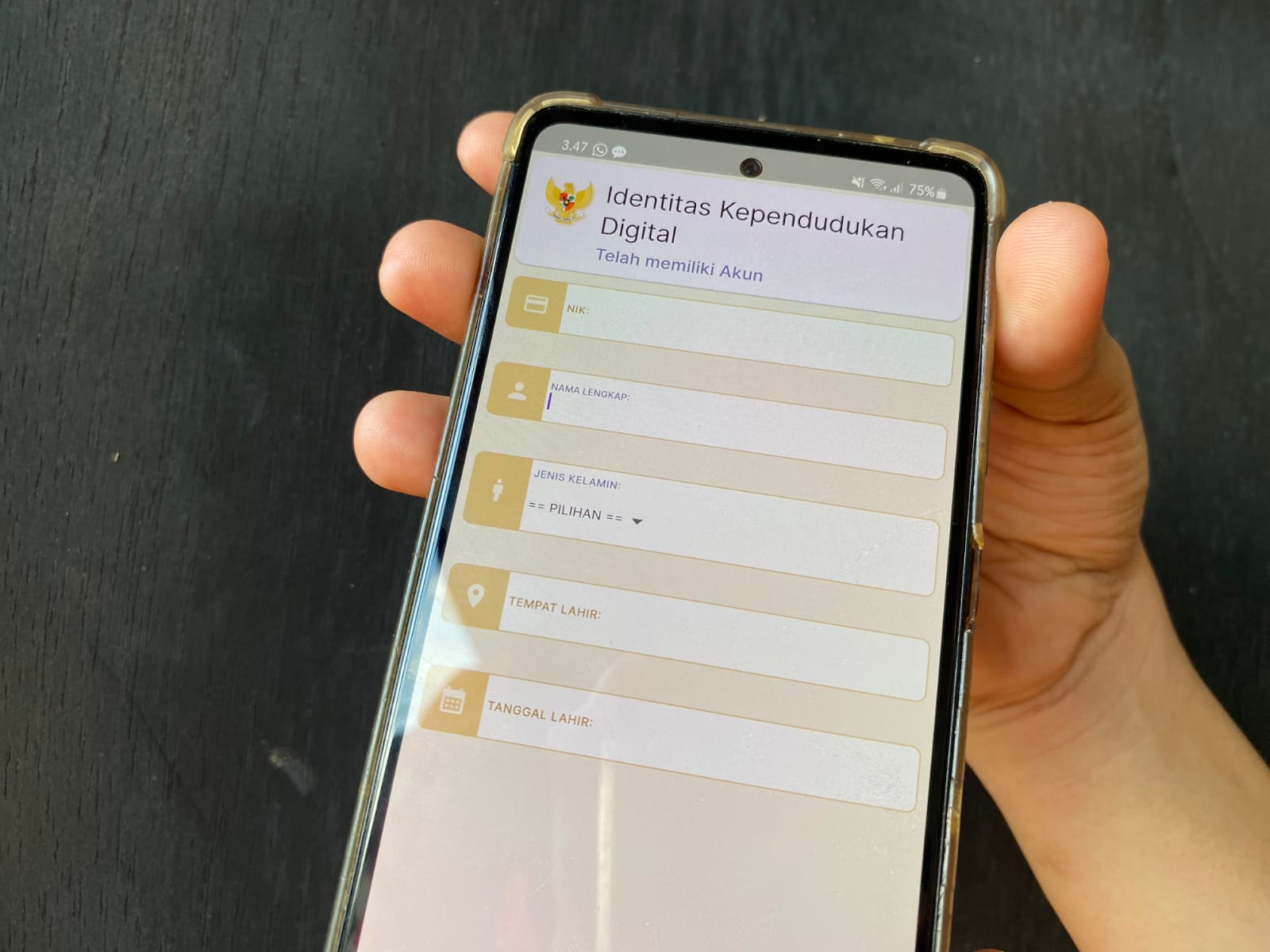 ILUSTRASI: Pemkab Madiun terus mendorong aktivasi Identitas Kependudukan Digital (IKD) sebagai bagian dari transformasi layanan adminduk yang lebih aman dan praktis. DOK RADAR MADIUN