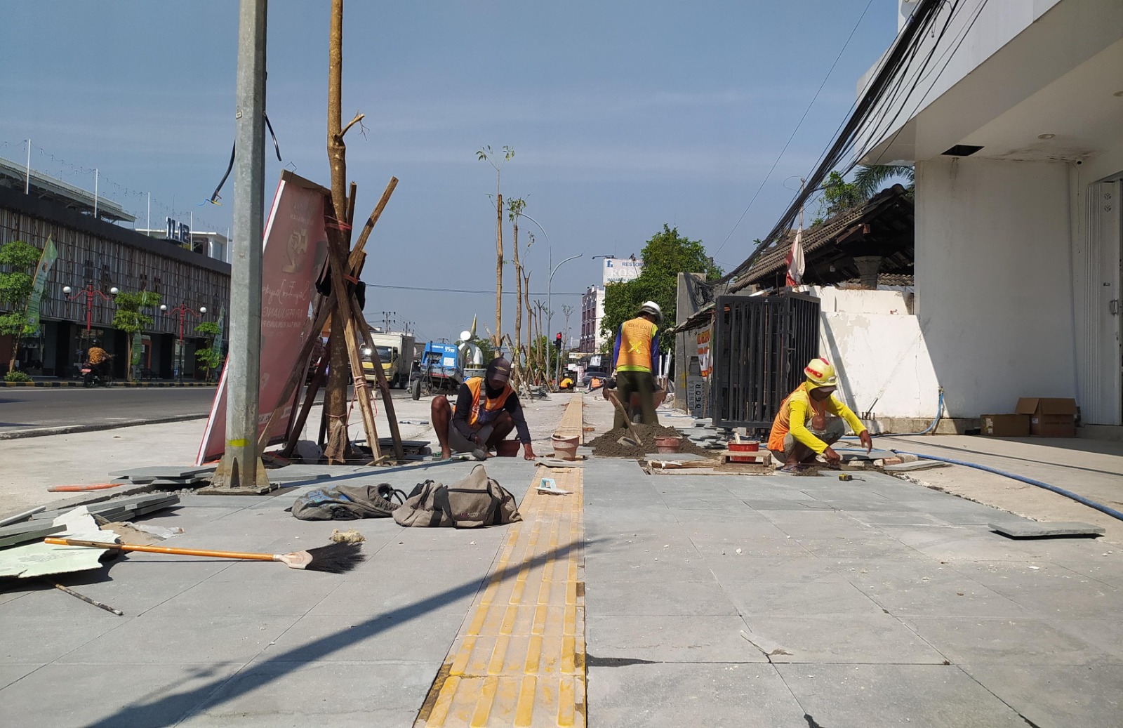 EFISIEN: Proses lelang proyek konstruksi Pemkab Ngawi tahun 2025 menghasilkan efisiensi anggaran hampir Rp 9 miliar dan tercatat sebagai silpa. DOK RADAR NGAWI