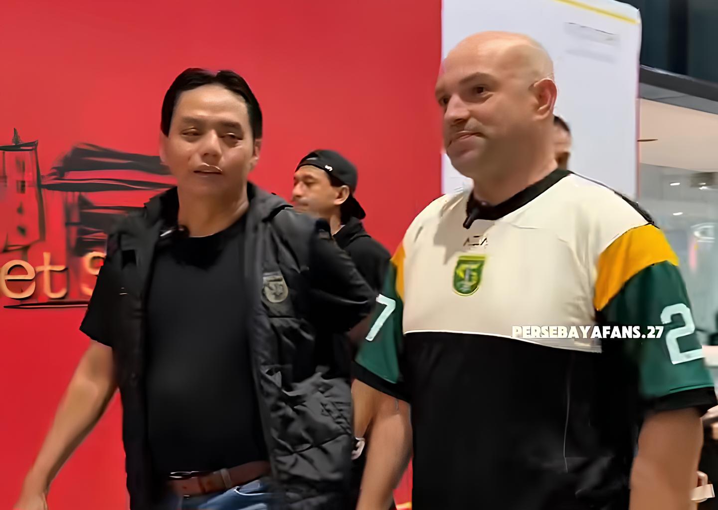 Bernardo Tavares sudah tiba di Surabaya.