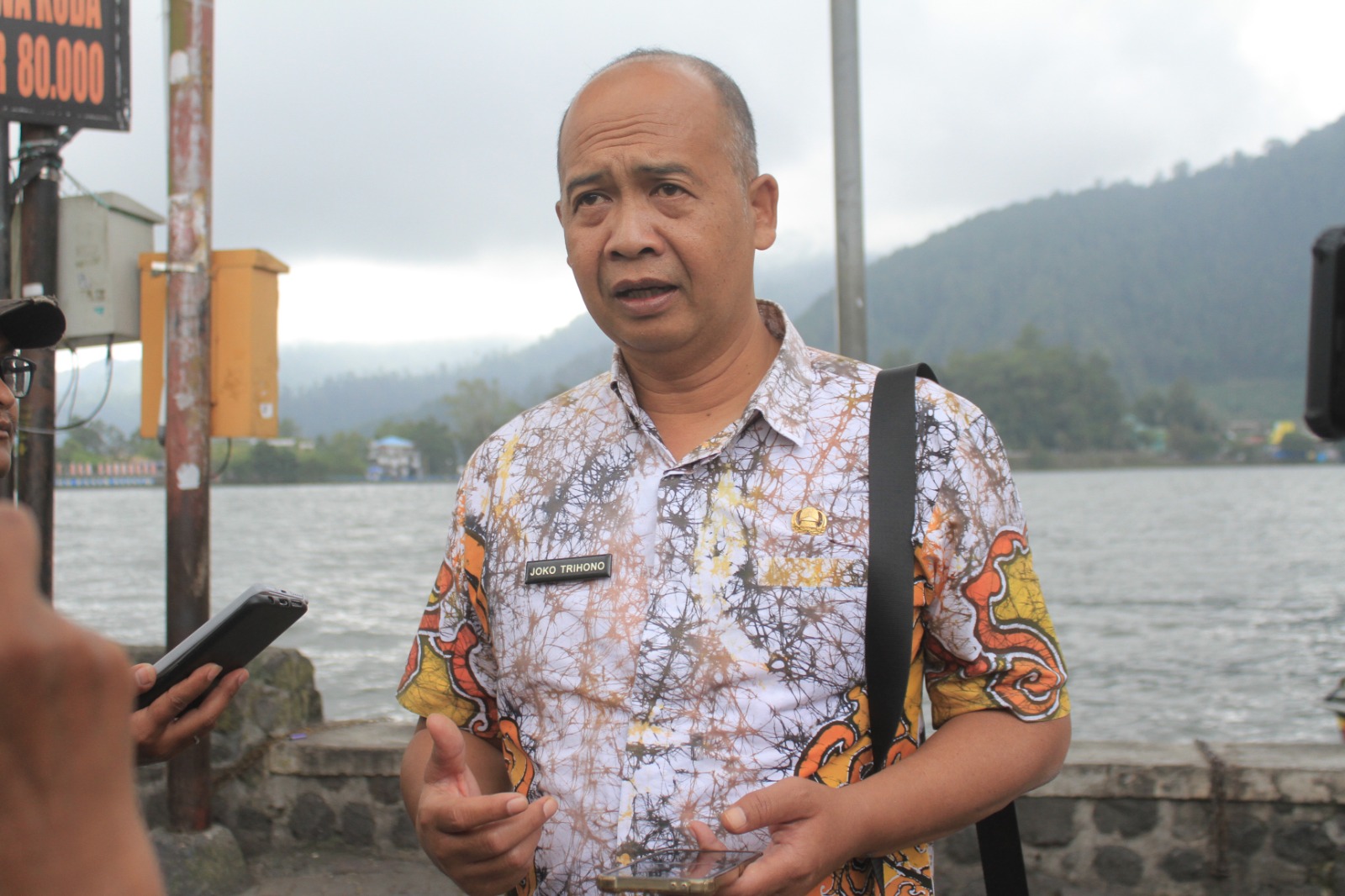 Kawasan wisata Telaga Sarangan di Magetan menjadi perhatian publik usai mencuat isu dugaan gethok harga di salah satu rumah makan. Kepala Disbudpar Magetan, Joko Trihono. AJI PUTRA/RADAR MAGETAN