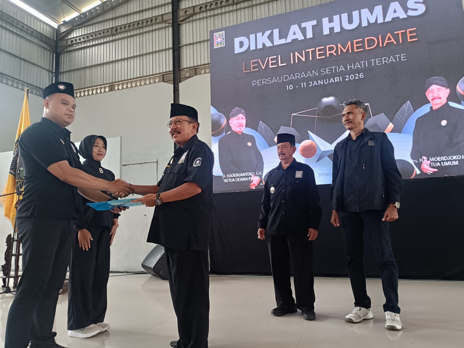 PENGUATAN ORGANISASI: Jajaran humas cabang PSHT se-Jawa Timur mengikuti Diklat Kehumasan tingkat intermediate yang digelar PSHT Pusat Madiun selama dua hari di Graha Krida Budaya.