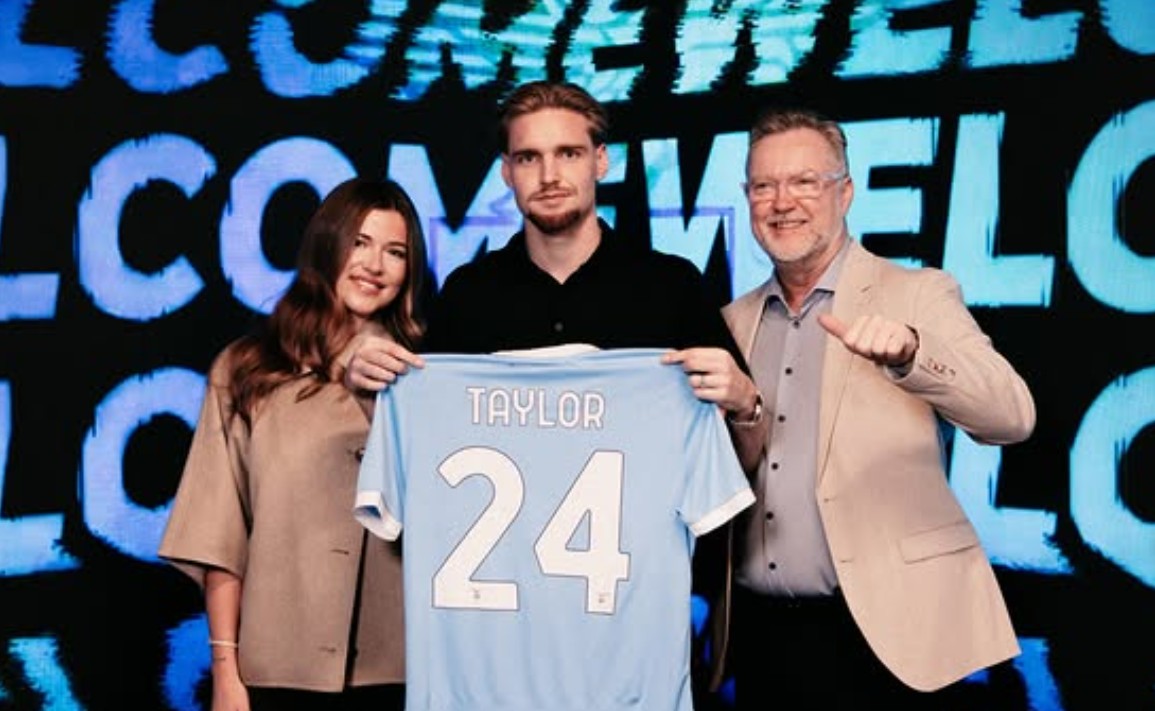 Lazio menebus Kenneth Taylor dari Ajax di bursa transfer musim dingin Serie A.
