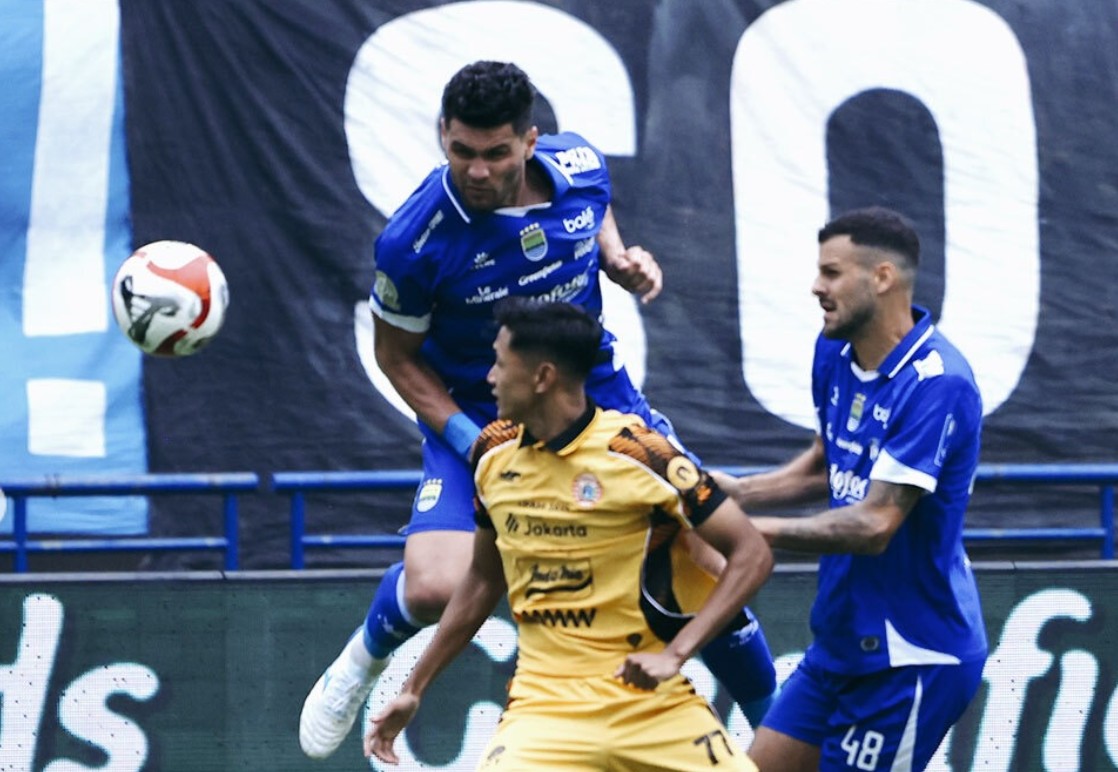 Duel big match bertajuk El Clasico BRI Super League antara Persib vs Persija.