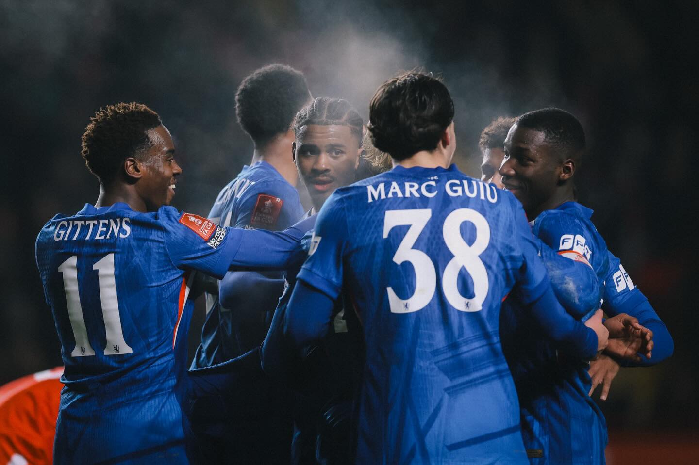 Chelsea pesta gol.