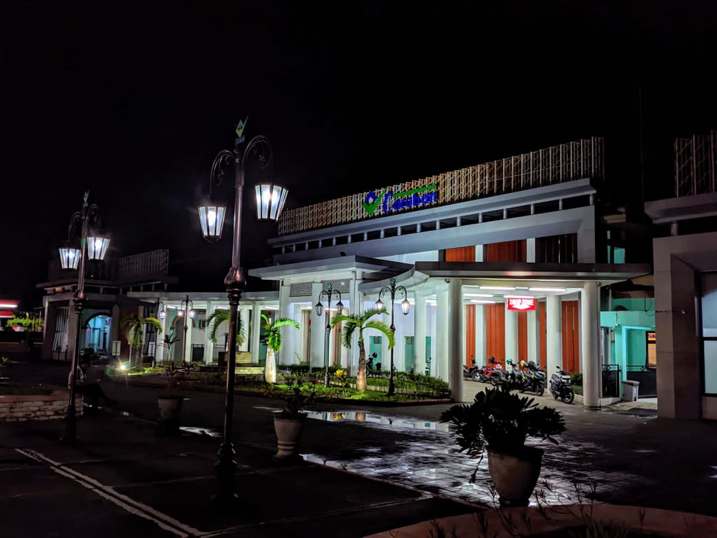 BERUNTUNG: RSUD Caruban masuk rumah sakit prioritas KJSU Kemenkes dan bakal menerima bantuan peralatan kesehatan canggih senilai puluhan miliar rupiah. LODITYA FERNANDES/RADAR MADIUN