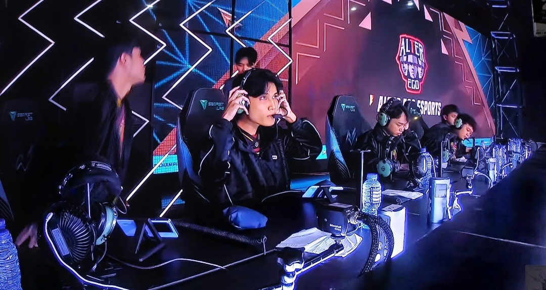 Alter Ego tampil dominan dan menang bersih di game pertama BO3 melawan Yangon Galacticos pada Swiss Stage M7 MLBB.