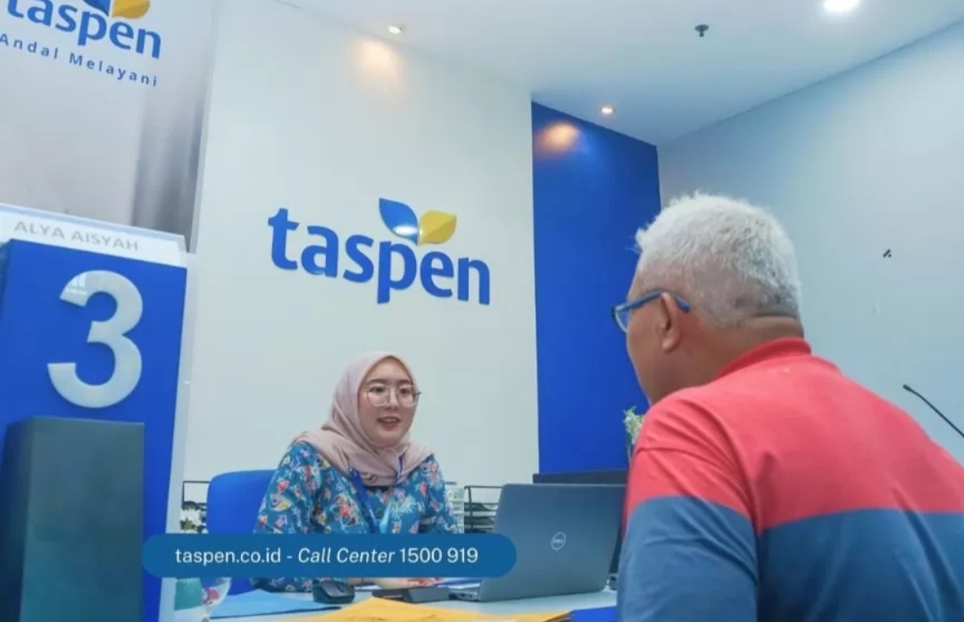 Aktivitas di kantor Taspen dalam melayani pensiunan PNS.