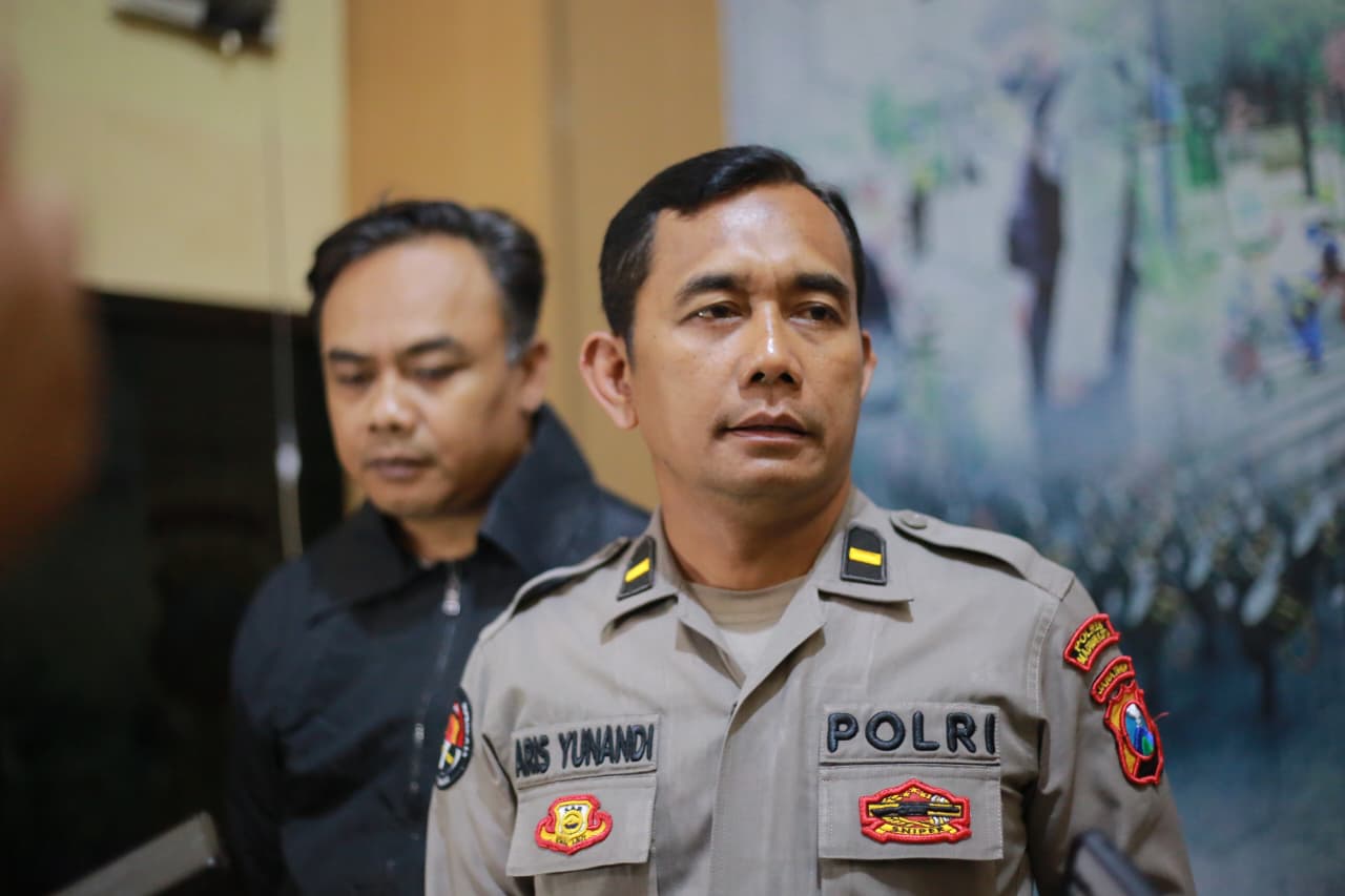 BERSIH-BERSIH INTERNAL: Polres Madiun Kota menindak tegas anggota yang terbukti positif narkoba melalui tes urine dengan penempatan khusus. BAGAS BIMANTARA/RADAR MADIUN