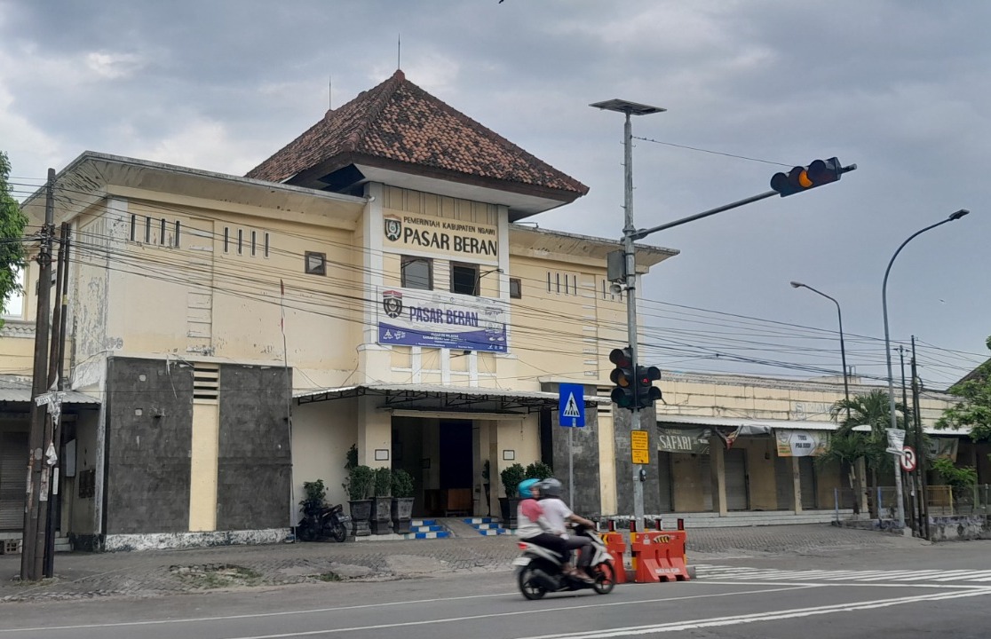 PASAR TERTIB UKUR: Pasar Beran menjadi penyumbang pendapatan asli daerah terbesar sektor pasar rakyat di Ngawi sepanjang 2025. ASEP SYAEFUL/RADAR NGAWI