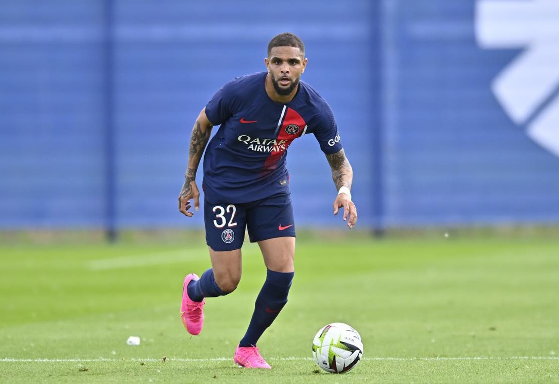 Layvin Kurzawa saat masih berseragam PSG.