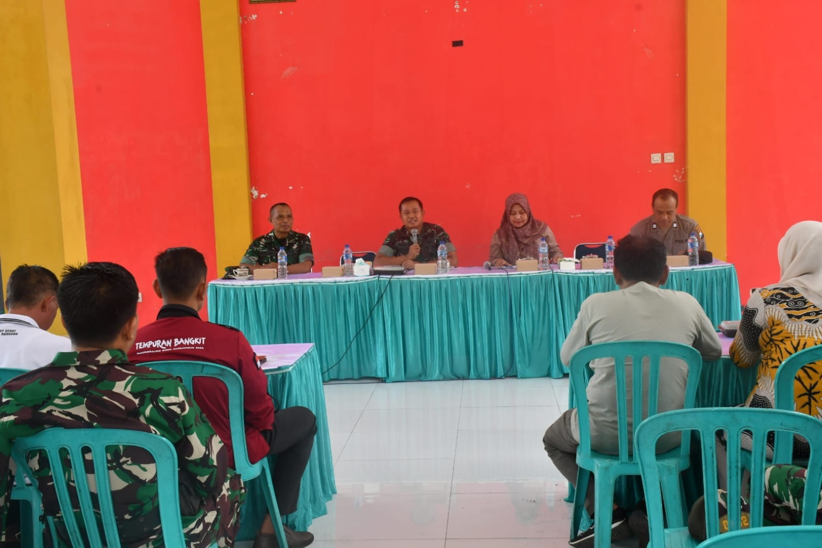 PEMBANGUNAN: Kodim 0802 Ponorogo menggelar rapat percepatan pembangunan KDKMP bersama ratusan kepala desa se-Kecamatan Sawoo, Senin (19/1). FOTO: ISTIMEWA