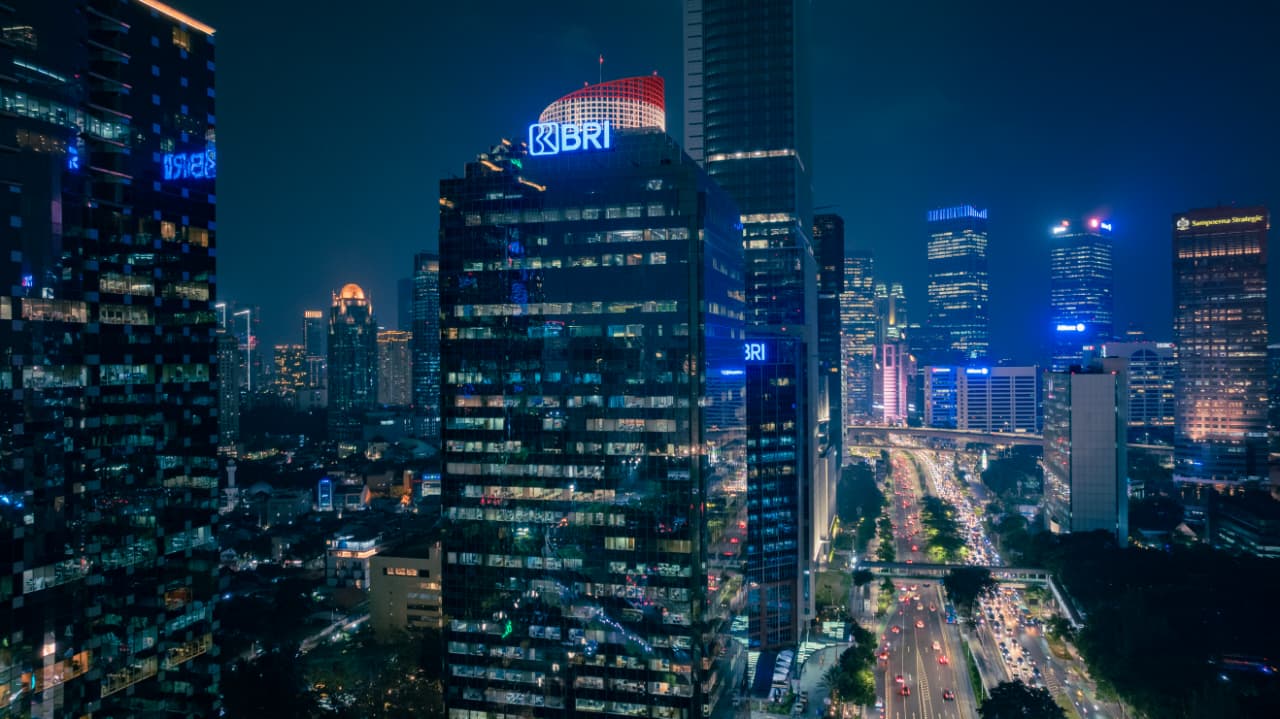 PENGAKUAN GLOBAL: Direktur Utama BRI Hery Gunardi usai BRI dinobatkan sebagai Bank of The Year 2025 oleh The Banker di London.