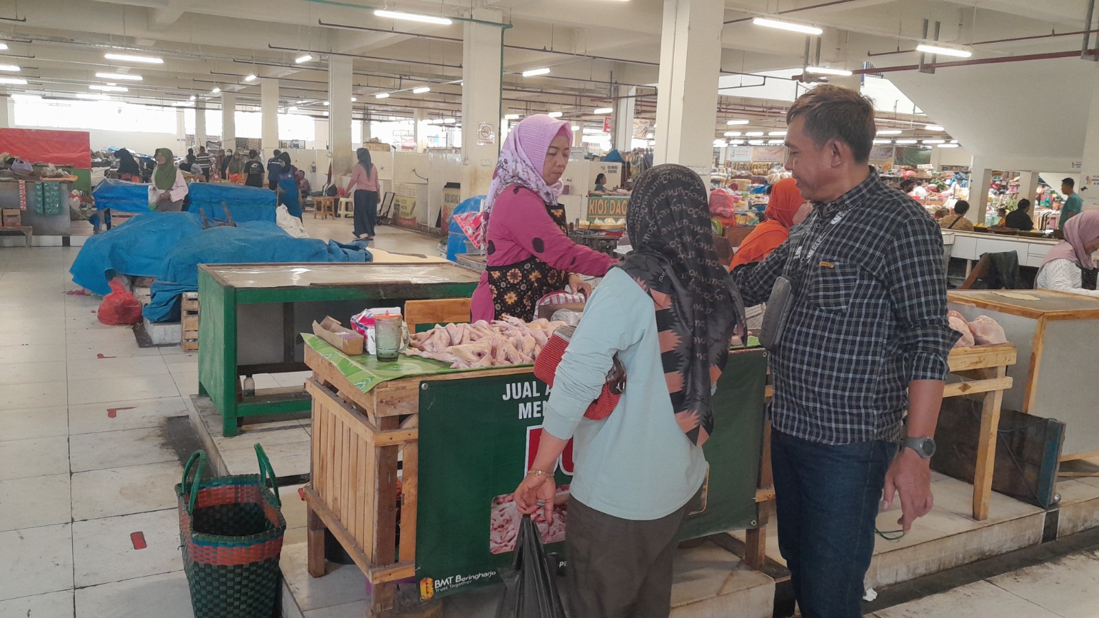 MASIH ABU-ABU: Status aset bangunan Pasar Besar Ngawi hingga kini masih tercatat sebagai milik Kementerian Pekerjaan Umum. NUR CAHYONO/RADAR PACITAN