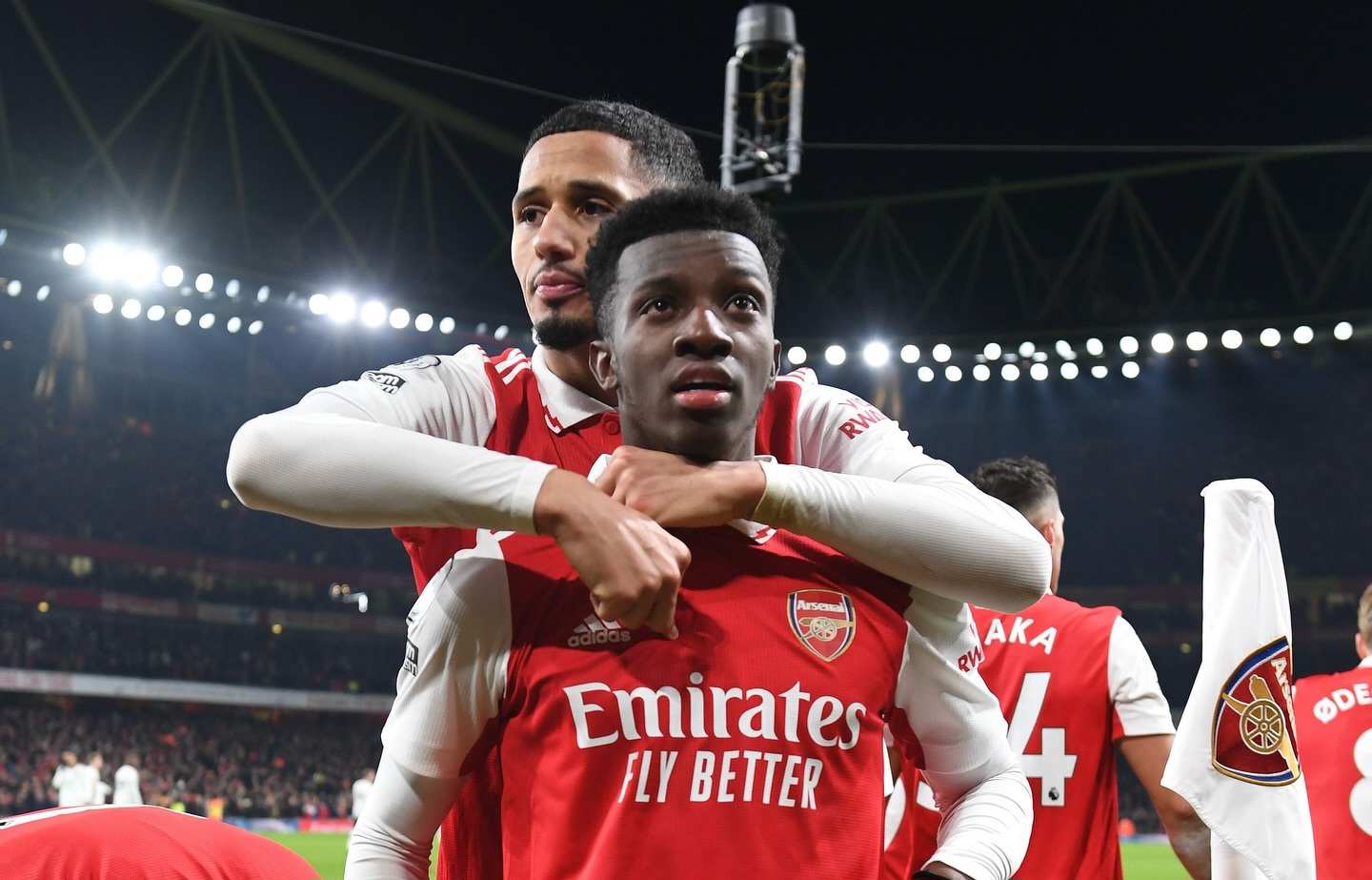 Arsenal masih memuncaki klasemen Liga Inggris.