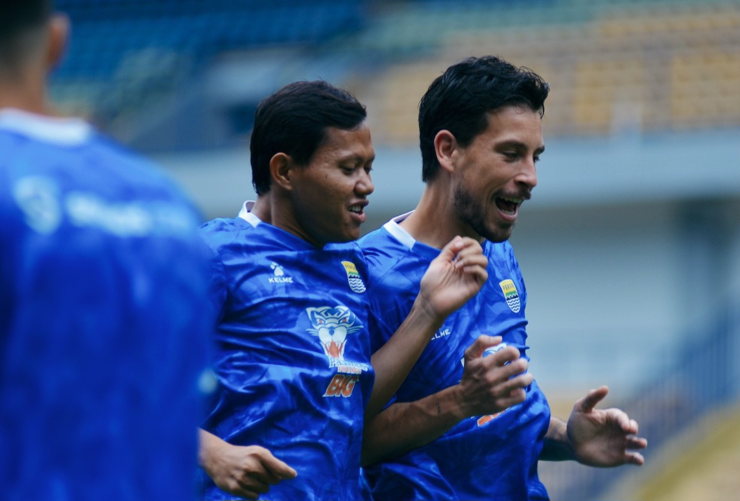 Latihan terakhir Persib jelang lawan PSBS.