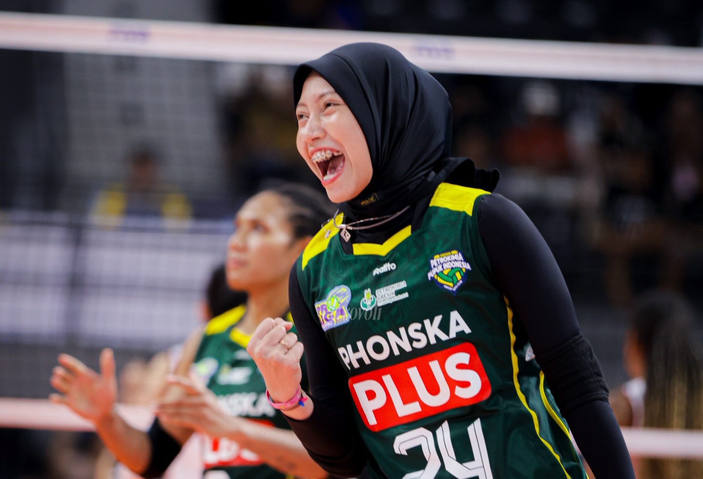 Petrokimia menangi set pertama.